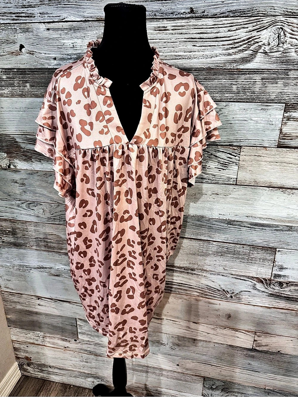 NWT Sunshine & Rodeos Leopard Print Ruffle Sleeve Blouse in Tan & Brown Size XL